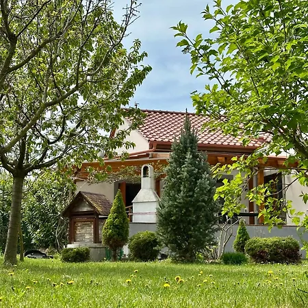 U Hranicniho Zamecku Villa